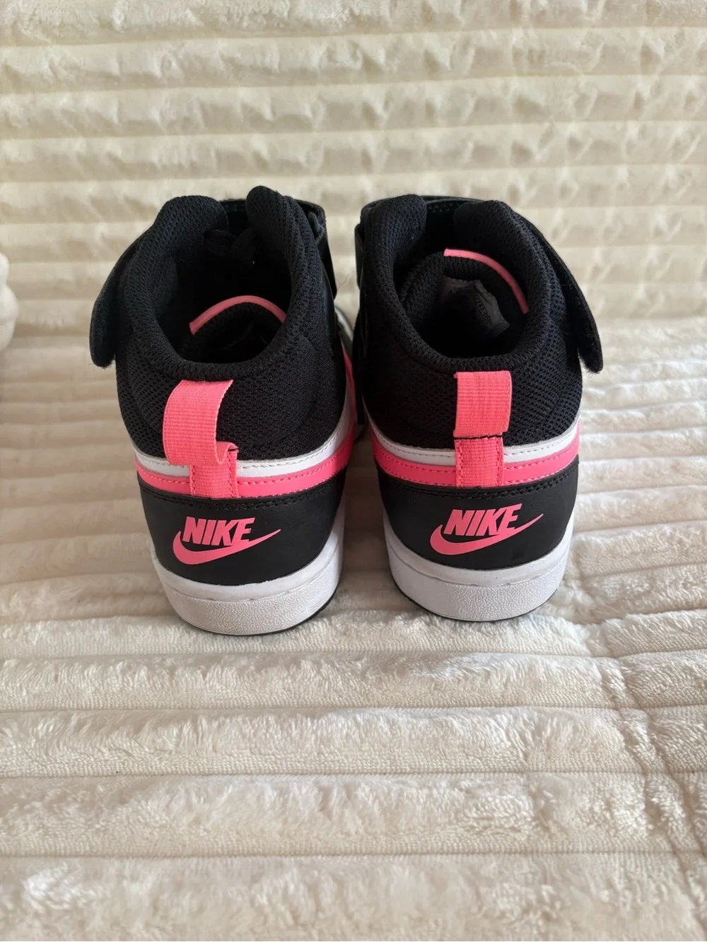 Nike Kids Mid-Top Sneakers in Black, White & Pink